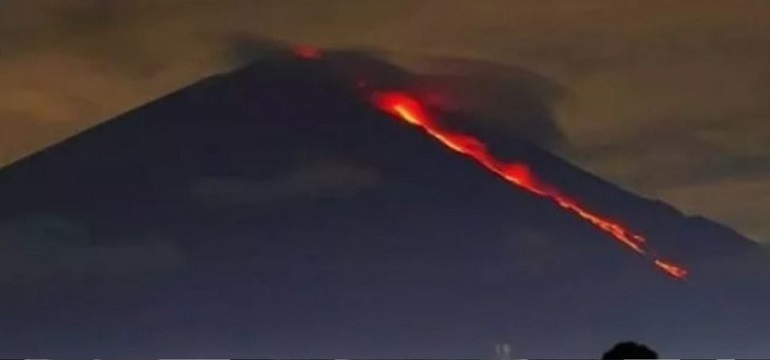 Status Gunung Semeru Naik Jadi Siaga, Dilarang Aktivitas dalam Radius 13 Km dari Puncak