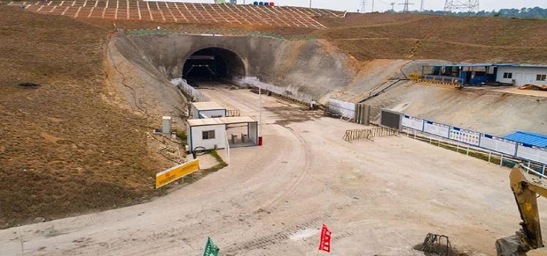 Proyek Kereta Api Cepat Jakarta-Bandung dihentikan dulu, Kenapa?