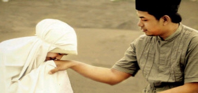 8 Peran Penting Seorang Istri selama Bulan Ramadan, Apa Saja Itu?