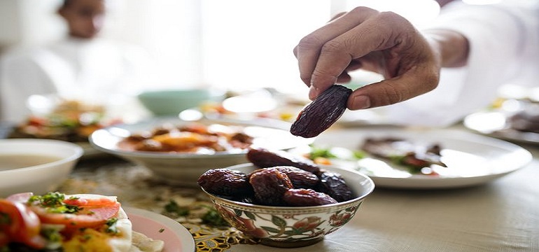 Makan Kurma Ganjil Saat Berbuka Puasa?