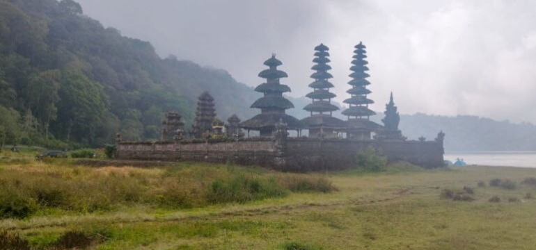Tips Berwisata di Bali dengan Pemandu Berbahasa Asing